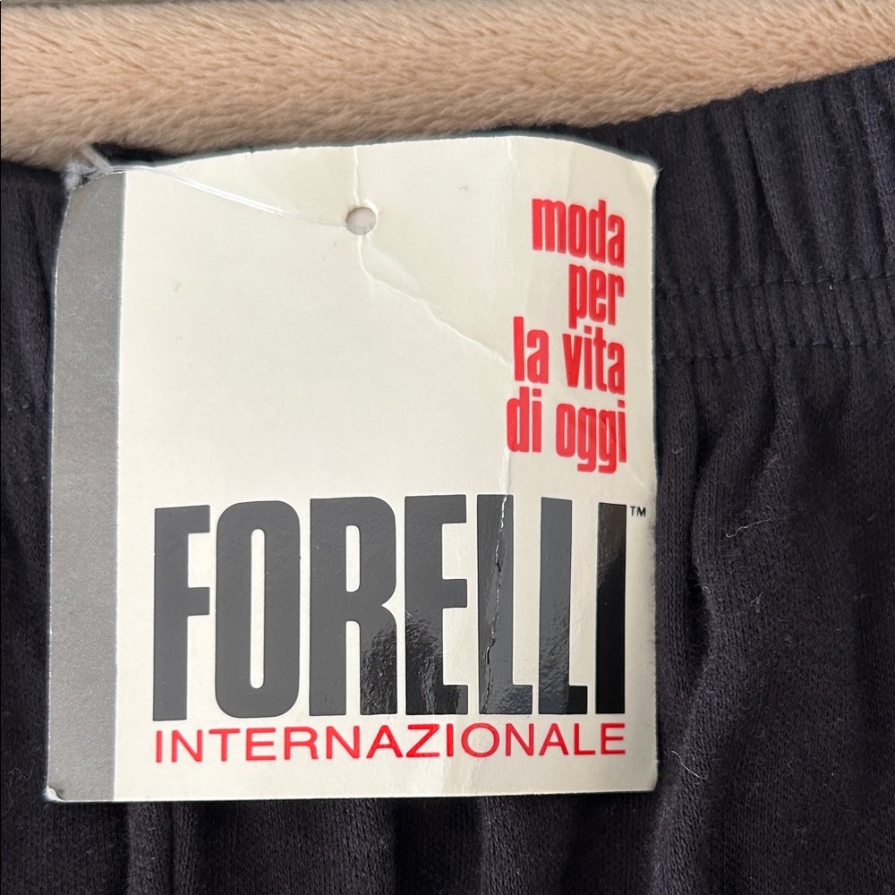 Forelli NWT Ladies Black Elastic Waist Long Shorts - Picture 2 of 4